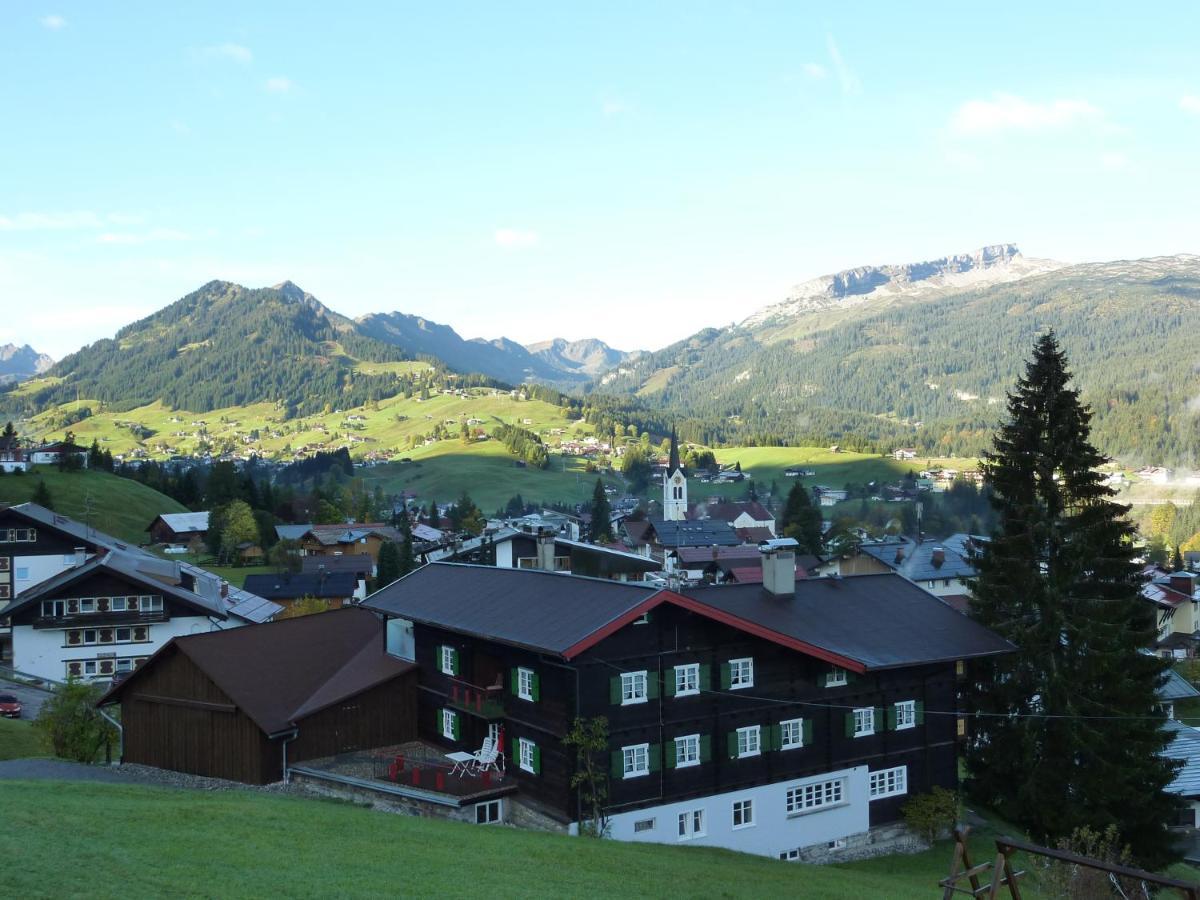 Gaestehaus Alpina Riezlern Bagian luar foto
