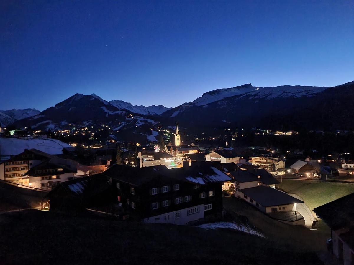 Gaestehaus Alpina Riezlern Bagian luar foto