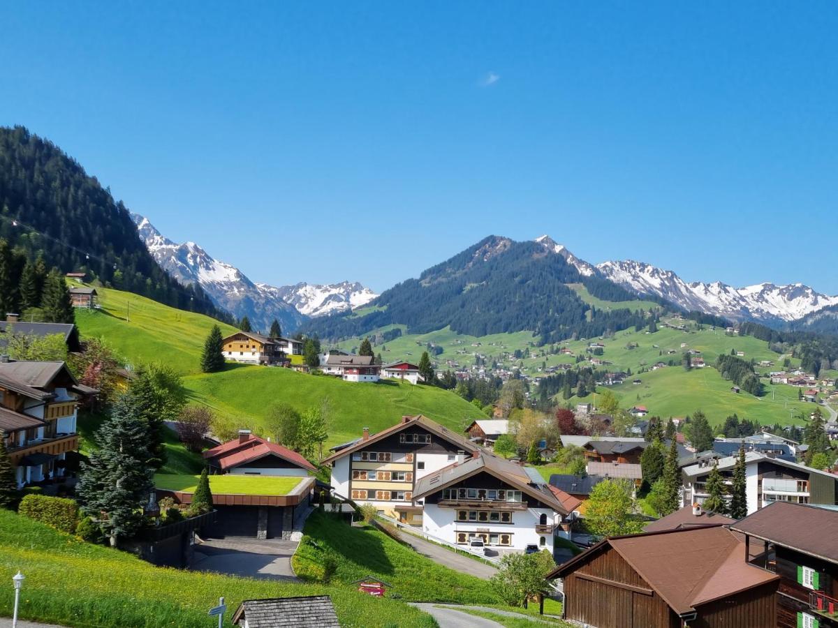 Gaestehaus Alpina Riezlern Bagian luar foto