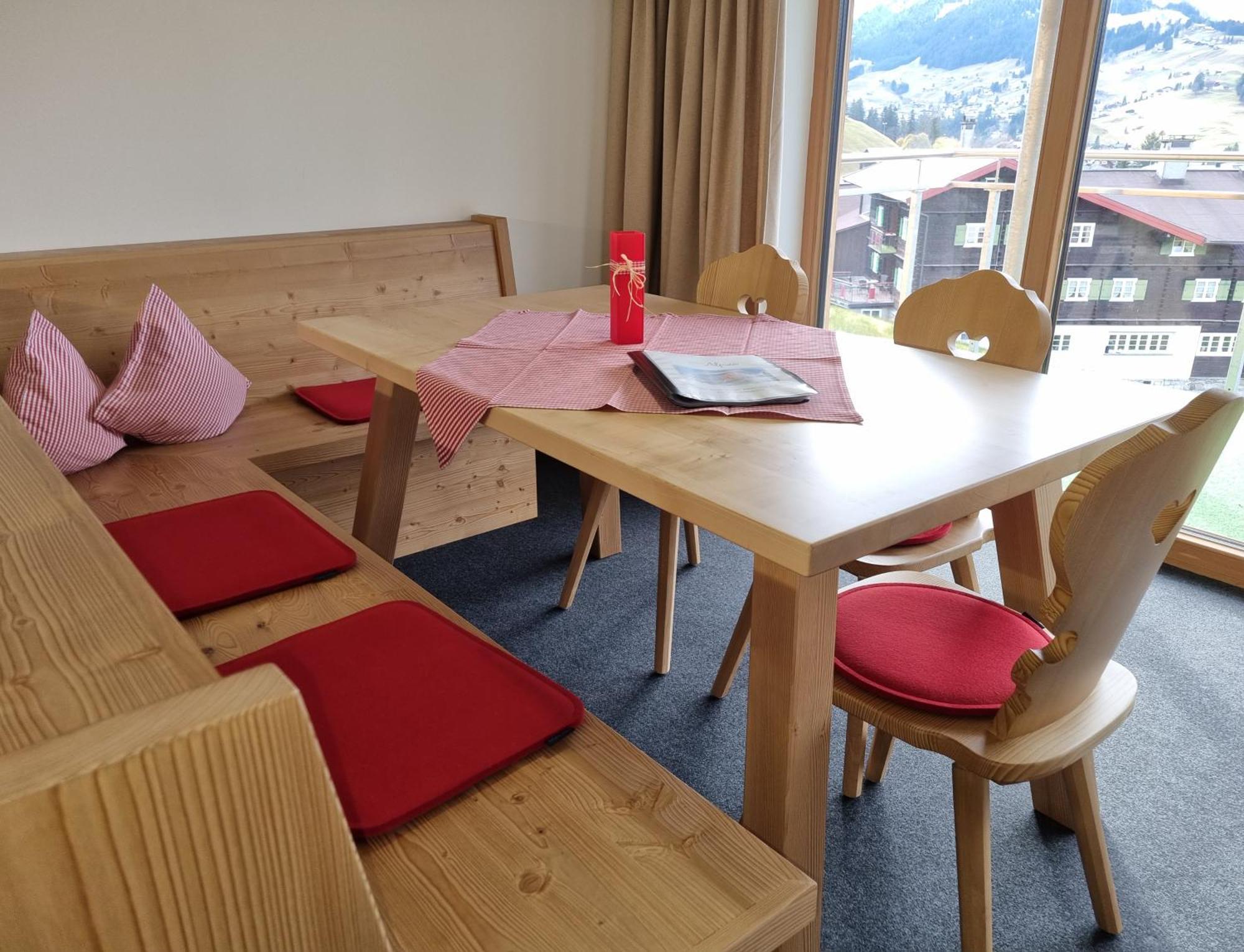 Gaestehaus Alpina Riezlern Ruang foto